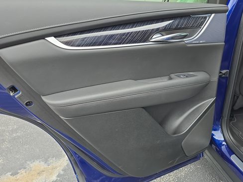 Certified 2025 Cadillac XT6 Premium Luxury image 17