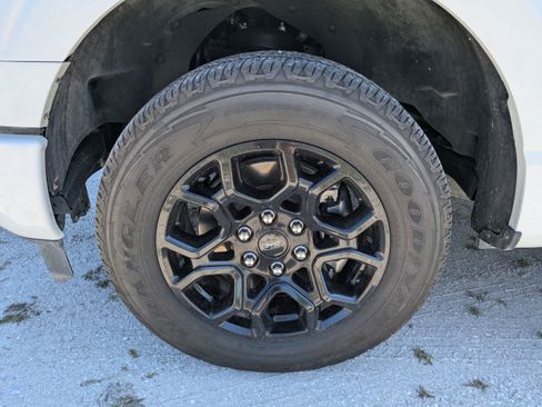 Used 2024 Ford F150 XLT w/ XLT Black Appearance Package RWD image 11