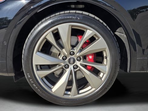 Used 2025 Audi SQ5 Prestige AWD/4WD image 30