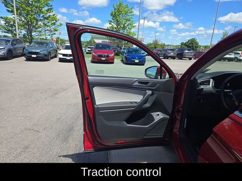 Used 2019 Volkswagen Tiguan SEL AWD/4WD image 12