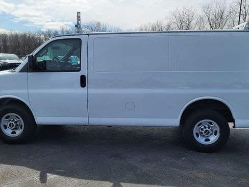 Used 2017 GMC Savana 2500 RWD image 7
