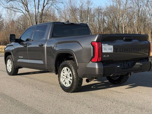 Used 2022 Toyota Tundra SR5 w/ SR5 Convenience Package AWD/4WD image 39