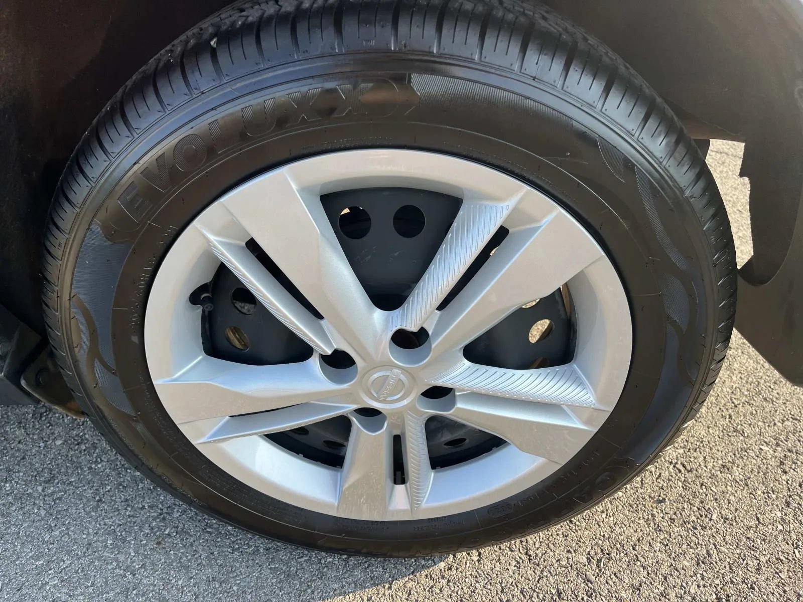 Used 2023 Nissan Kicks S FWD image 10