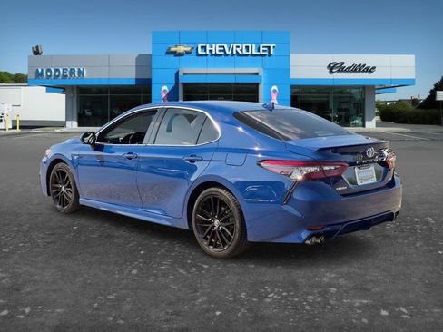 Used 2023 Toyota Camry XSE FWD image 3