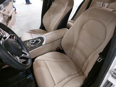 Used 2019 Mercedes-Benz C 300 Sedan image 16