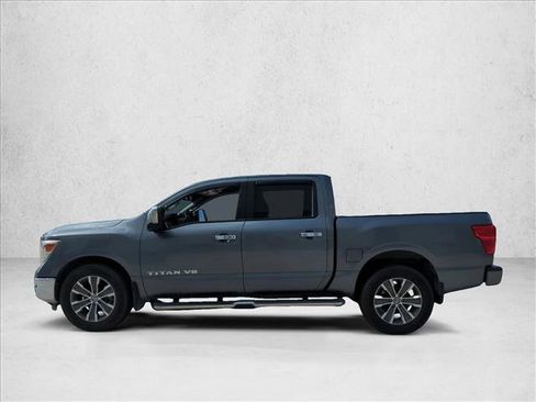 Used 2018 Nissan Titan SL AWD/4WD image 5
