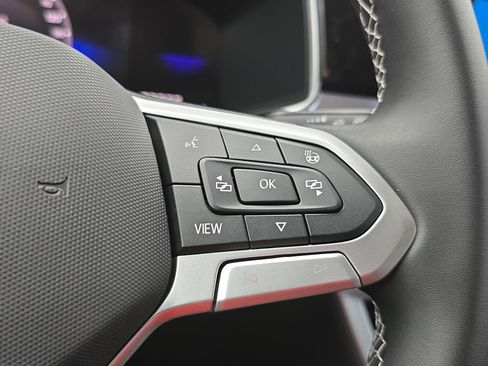 New 2026 Volkswagen Taos SE FWD image 17