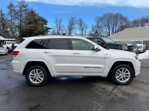Used 2018 Jeep Grand Cherokee Overland image 4