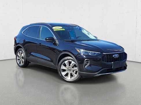 Certified 2025 Ford Escape Platinum AWD/4WD image 2