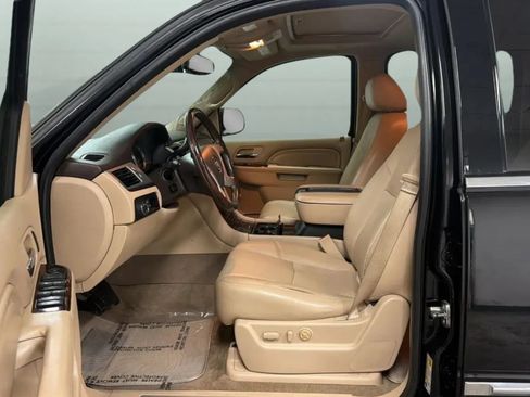 Used 2013 Cadillac Escalade ESV Luxury AWD/4WD image 20