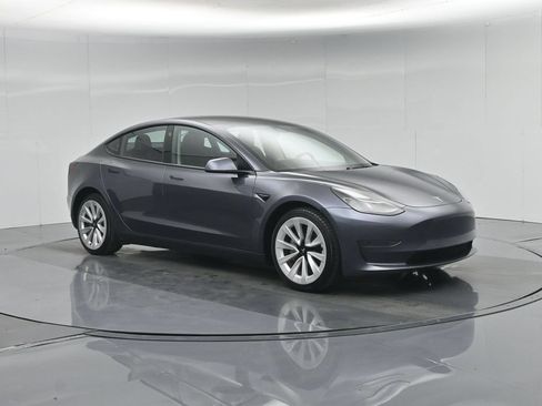 Used 2023 Tesla Model 3 Standard Range RWD image 22