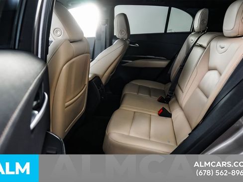 Used 2025 Cadillac XT4 Premium Luxury FWD image 17
