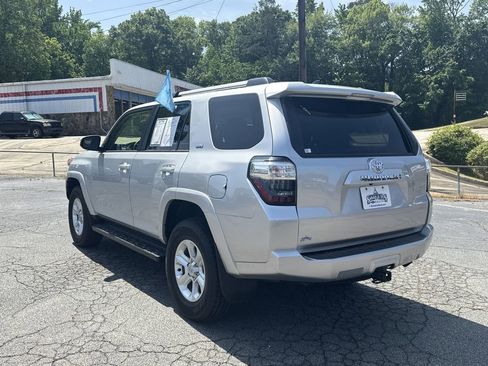 Used 2024 Toyota 4Runner SR5 AWD/4WD image 5