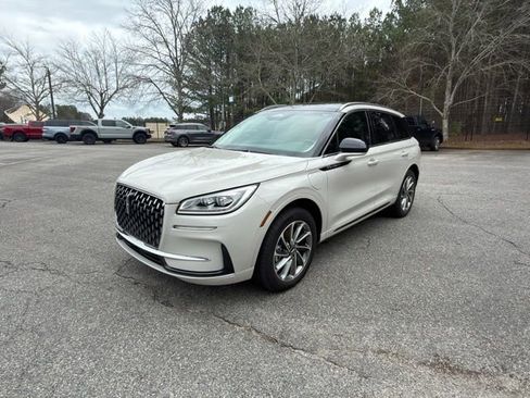 Used 2024 Lincoln Corsair Grand Touring image 2