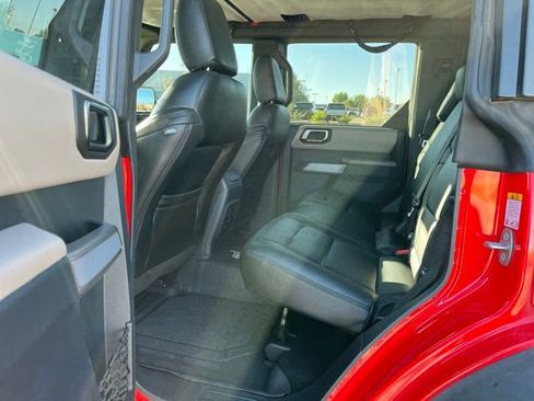 Used 2022 Ford Bronco Wildtrak image 18