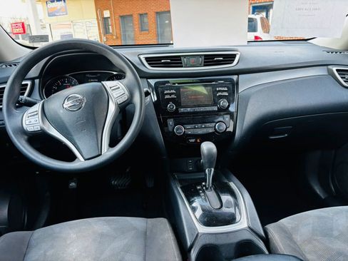 Used 2016 Nissan Rogue SV AWD/4WD image 6