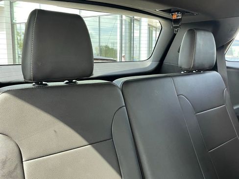 Used 2023 Chevrolet Traverse Premier AWD/4WD image 28