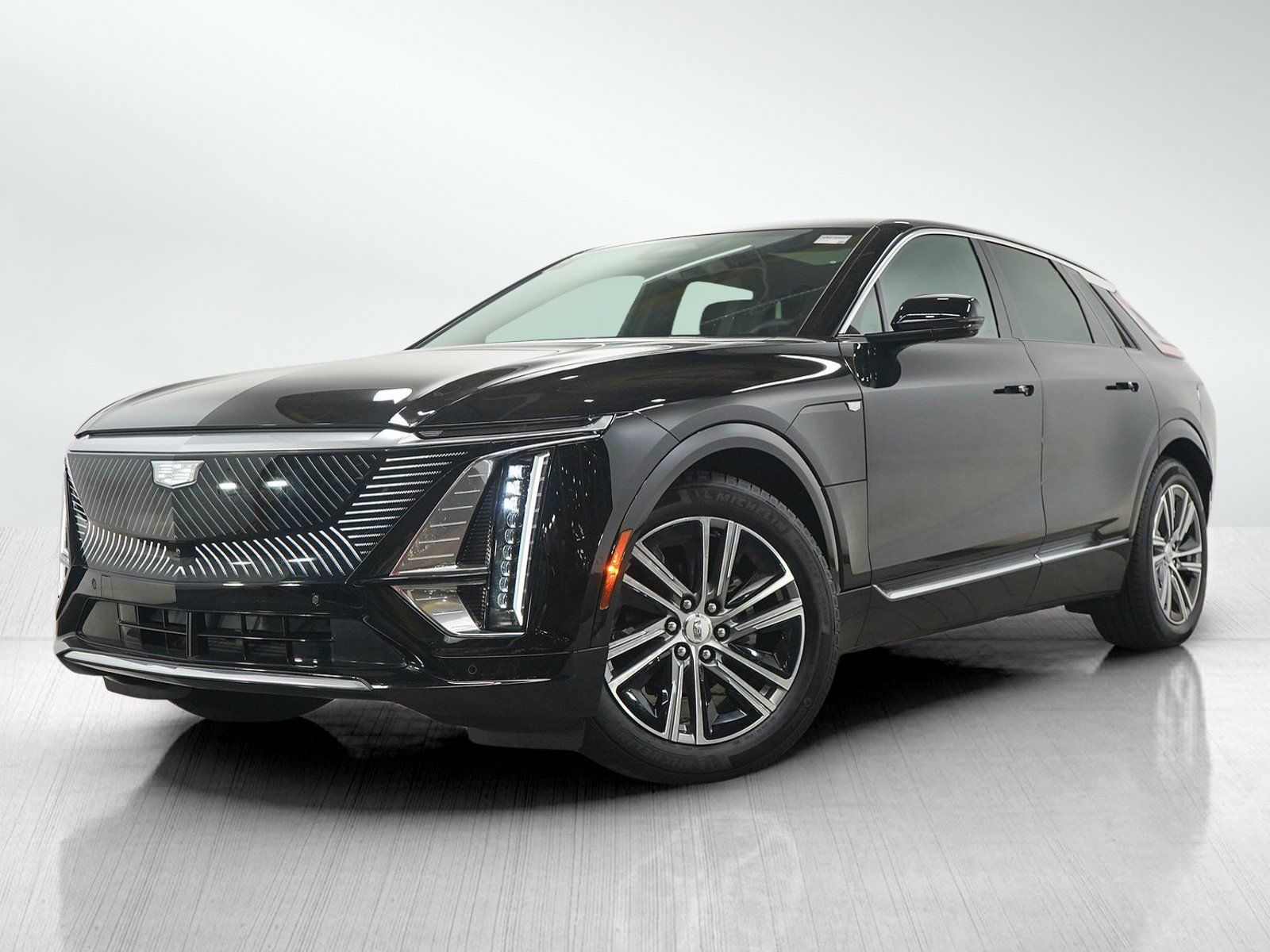 Used 2025 Cadillac Lyriq Luxury w/ LPO, Floor Liner Package AWD/4WD image 1
