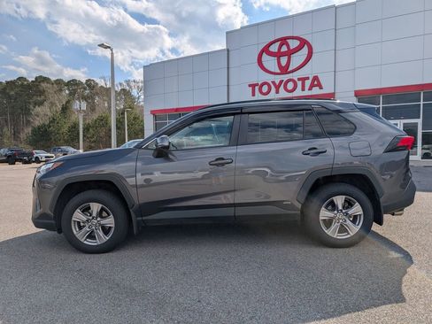 Used 2023 Toyota RAV4 XLE w/ Convenience Package image 2