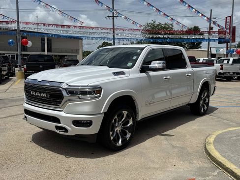 Used 2022 RAM 1500 Limited w/ Body Color Bumper Group AWD/4WD image 3