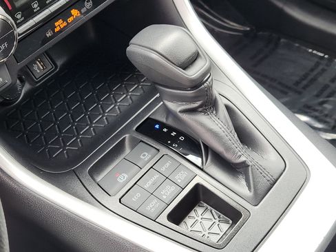 Certified 2025 Toyota RAV4 XLE AWD/4WD image 16