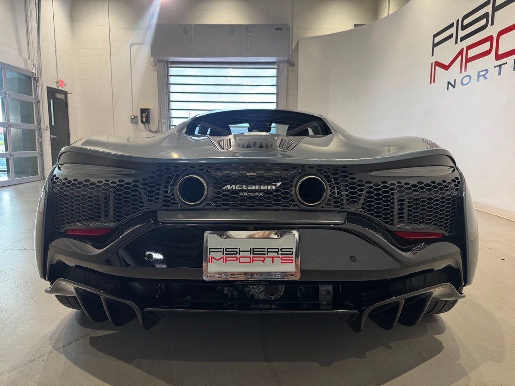 Used 2023 McLaren Artura RWD image 6