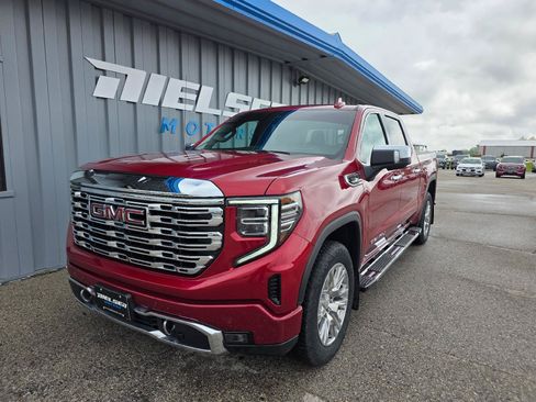 Used 2024 GMC Sierra 1500 Denali w/ Technology Package AWD/4WD image 2