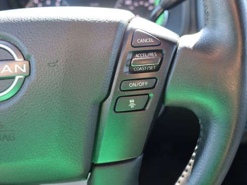 Used 2023 Nissan Titan SV w/ SV Convenience Package AWD/4WD image 16