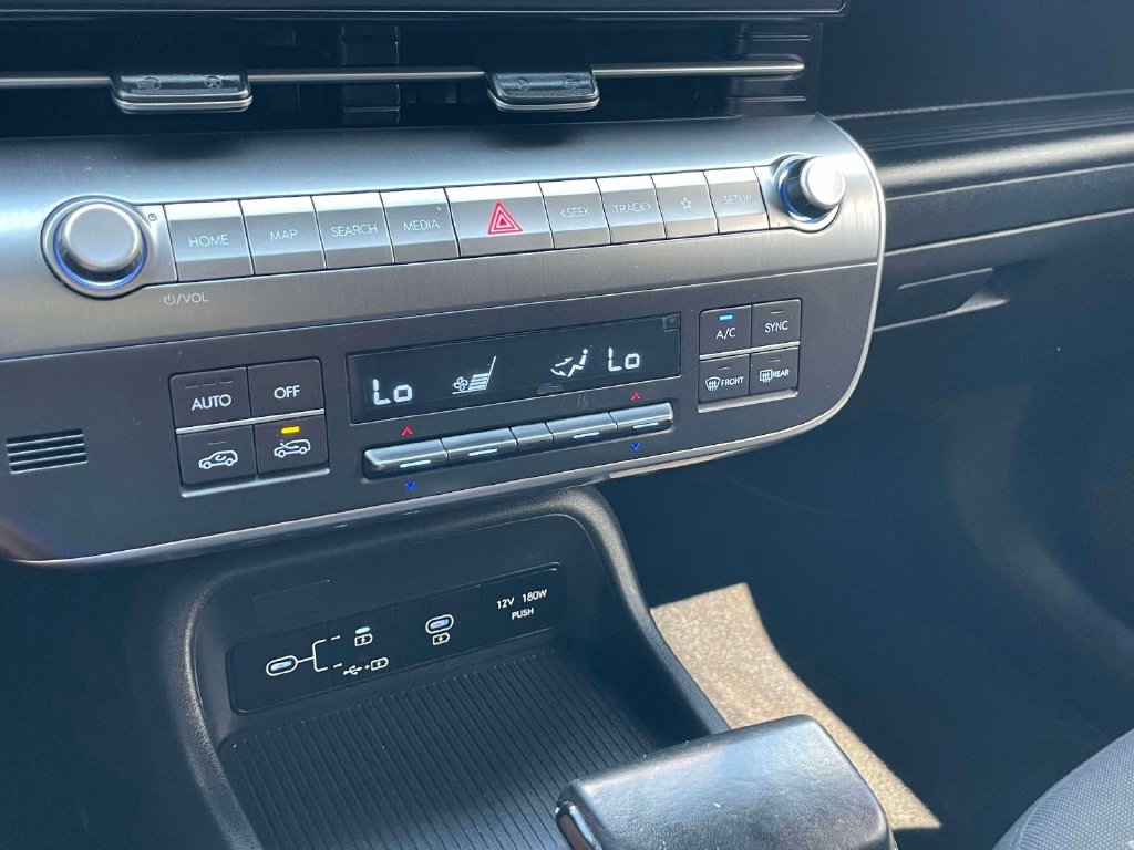 Certified 2025 Hyundai Kona SEL AWD/4WD image 30