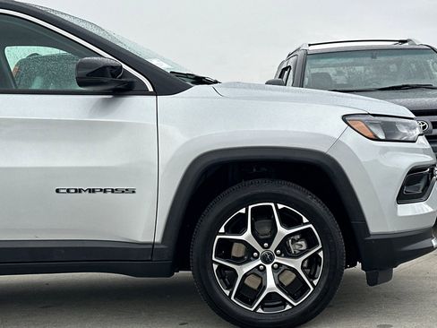 Used 2025 Jeep Compass Limited AWD/4WD image 34