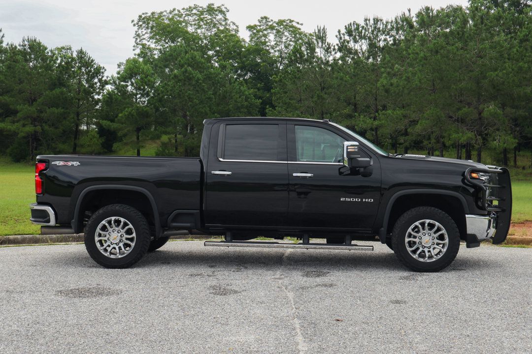 Used 2024 Chevrolet Silverado 2500 LTZ w/ LTZ Convenience Package AWD/4WD image 7