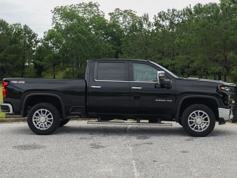 Used 2024 Chevrolet Silverado 2500 LTZ w/ LTZ Convenience Package AWD/4WD image 7