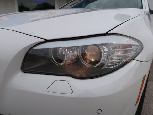 Used 2011 BMW 528i Sedan RWD image 39