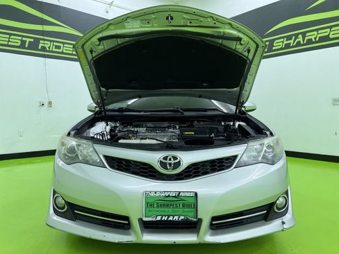 Used 2012 Toyota Camry SE FWD image 4