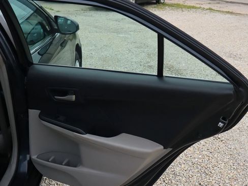 Used 2013 Toyota Camry LE image 16