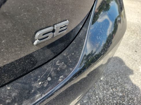 Used 2019 Toyota Camry SE FWD image 7