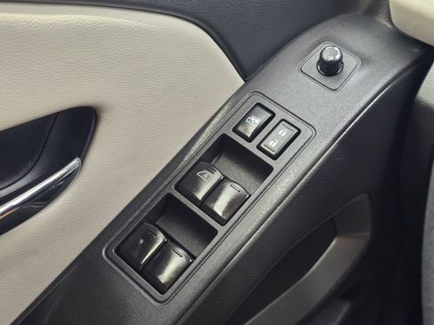 Certified 2025 Nissan Frontier SV AWD/4WD image 24