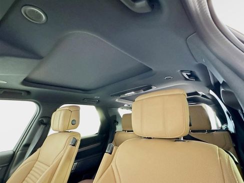 New 2026 Land Rover Discovery Limited Edition image 14