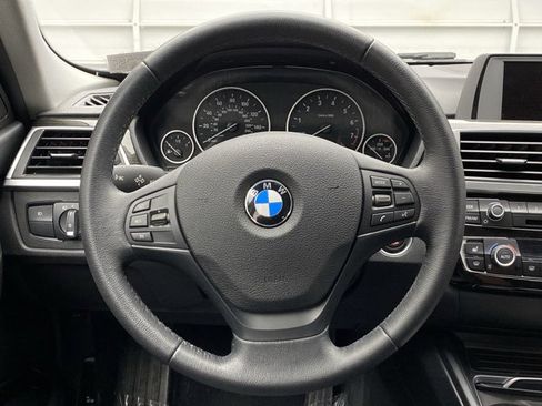 Used 2017 BMW 320i xDrive Sedan image 12