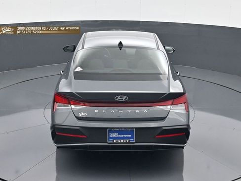 Certified 2024 Hyundai Elantra SE FWD image 18