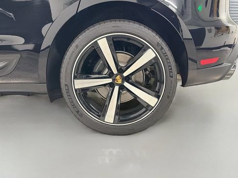 New 2026 Porsche Macan AWD/4WD image 35