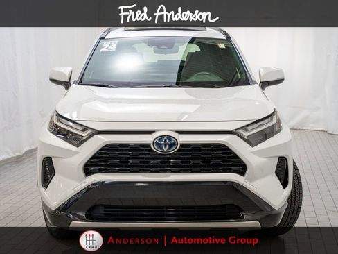 Used 2024 Toyota RAV4 SE w/ Convenience Package AWD/4WD image 2