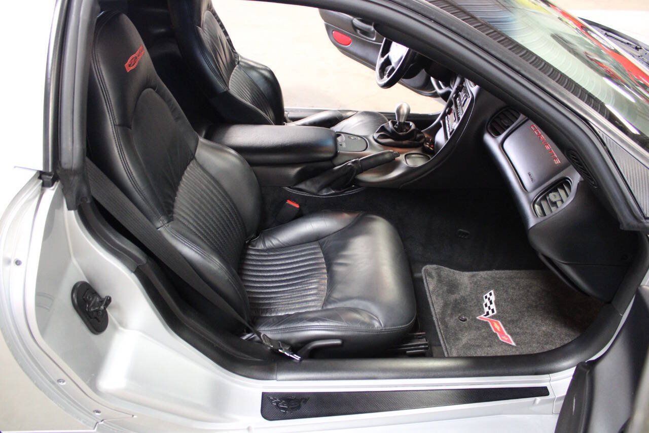 Used 2001 Chevrolet Corvette Z06 w/ Memory Pkg RWD image 21