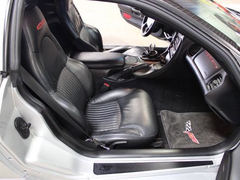 Used 2001 Chevrolet Corvette Z06 w/ Memory Pkg RWD image 21