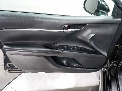 Certified 2019 Toyota Camry SE FWD image 21