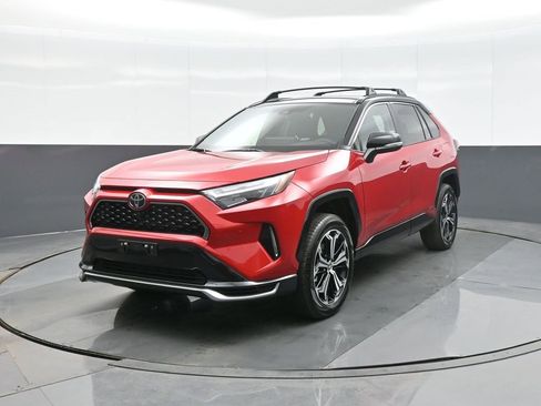 Certified 2025 Toyota RAV4 XSE image 3