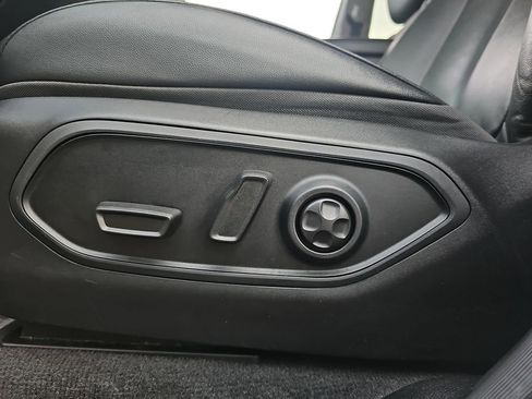 Used 2023 Jeep Grand Cherokee Limited image 29