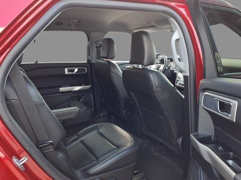 Certified 2024 Ford Explorer XLT w/ Equipment Group 202A AWD/4WD image 11