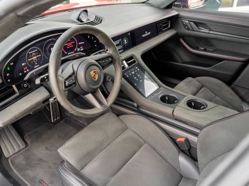 Used 2023 Porsche Taycan GTS image 9