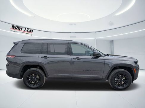 New 2026 Jeep Grand Cherokee L 4WD image 2